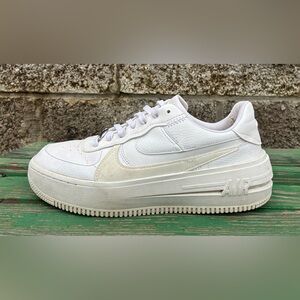 Nike Air Force 1 07 Low Triple White Size 9 Sneakers DJ9946-100 Shoes Women's